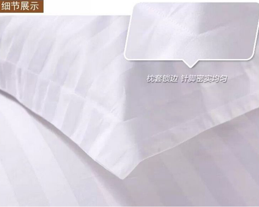 枕套邊緣鎖邊，針腳密實均勻