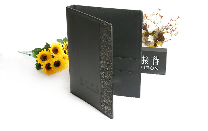 內(nèi)置卡扣，內(nèi)兜設(shè)計(jì)