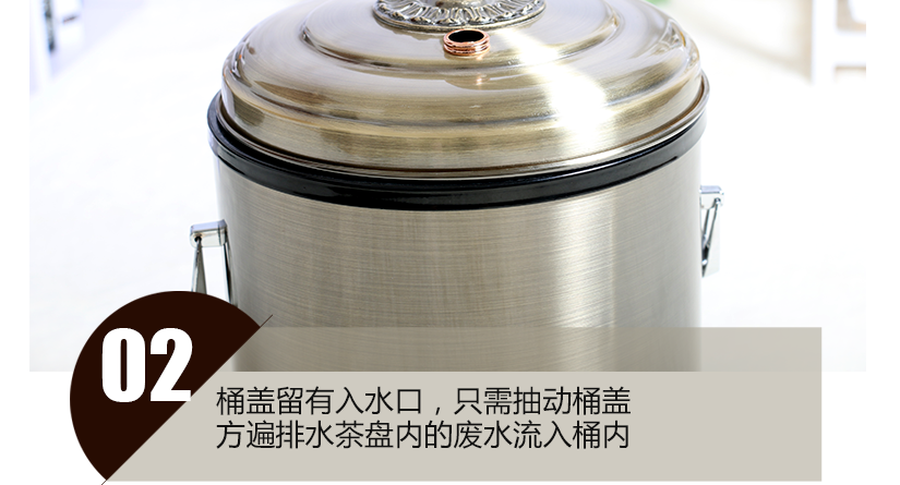 桶蓋留有出水口，簡單方便，安全放心